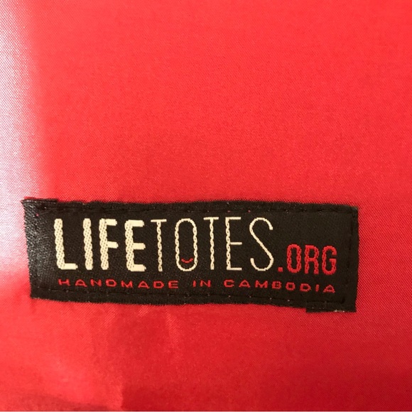 Lifetotes recycled black tire clutch - Picture 6 of 6